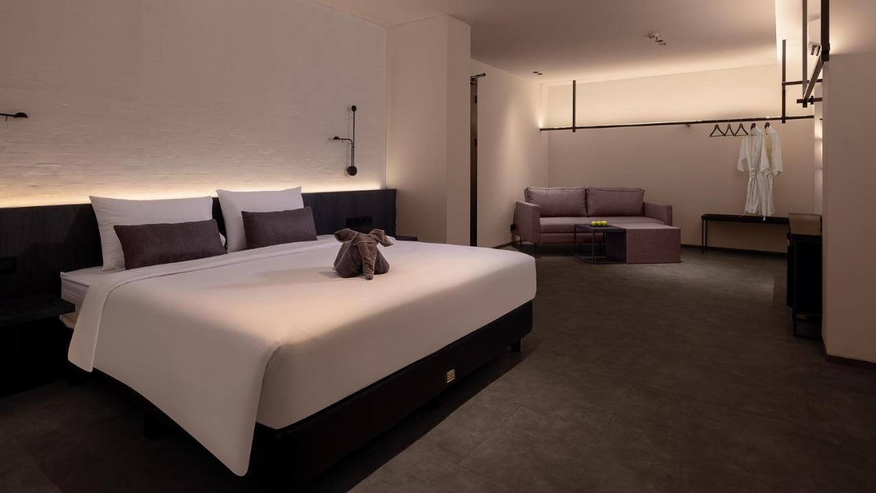Rez Hotel Semarang Kültér fotó