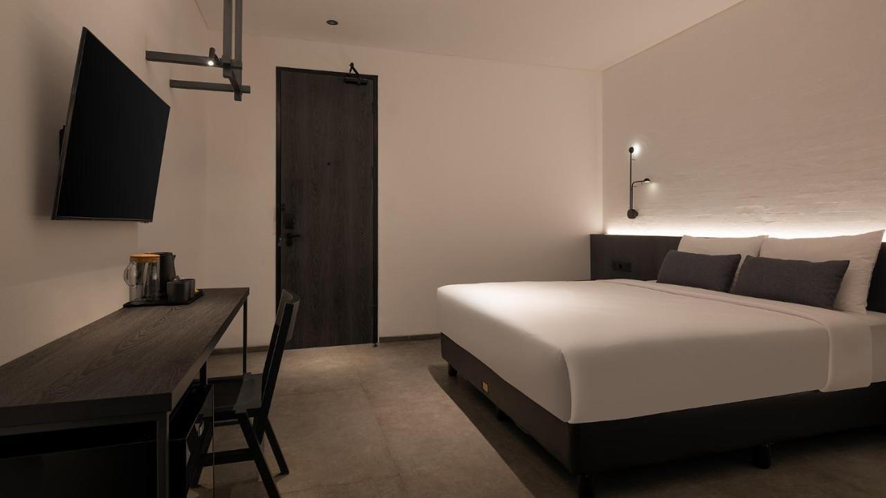 Rez Hotel Semarang Kültér fotó