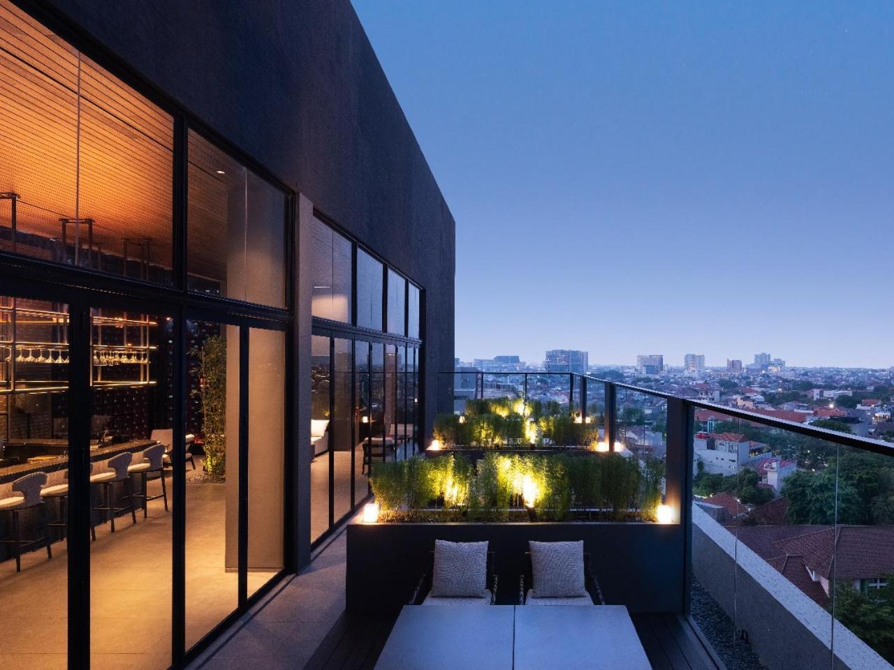 Rez Hotel Semarang Kültér fotó