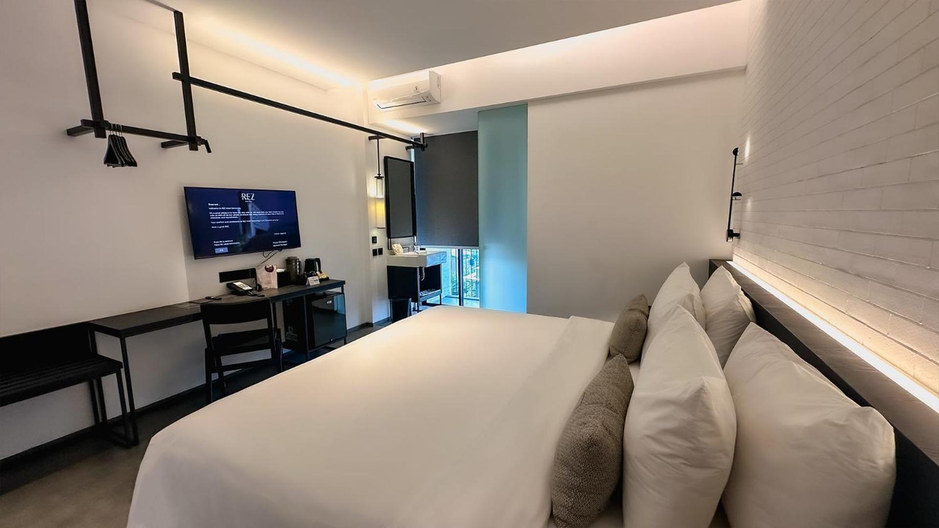 Rez Hotel Semarang Kültér fotó