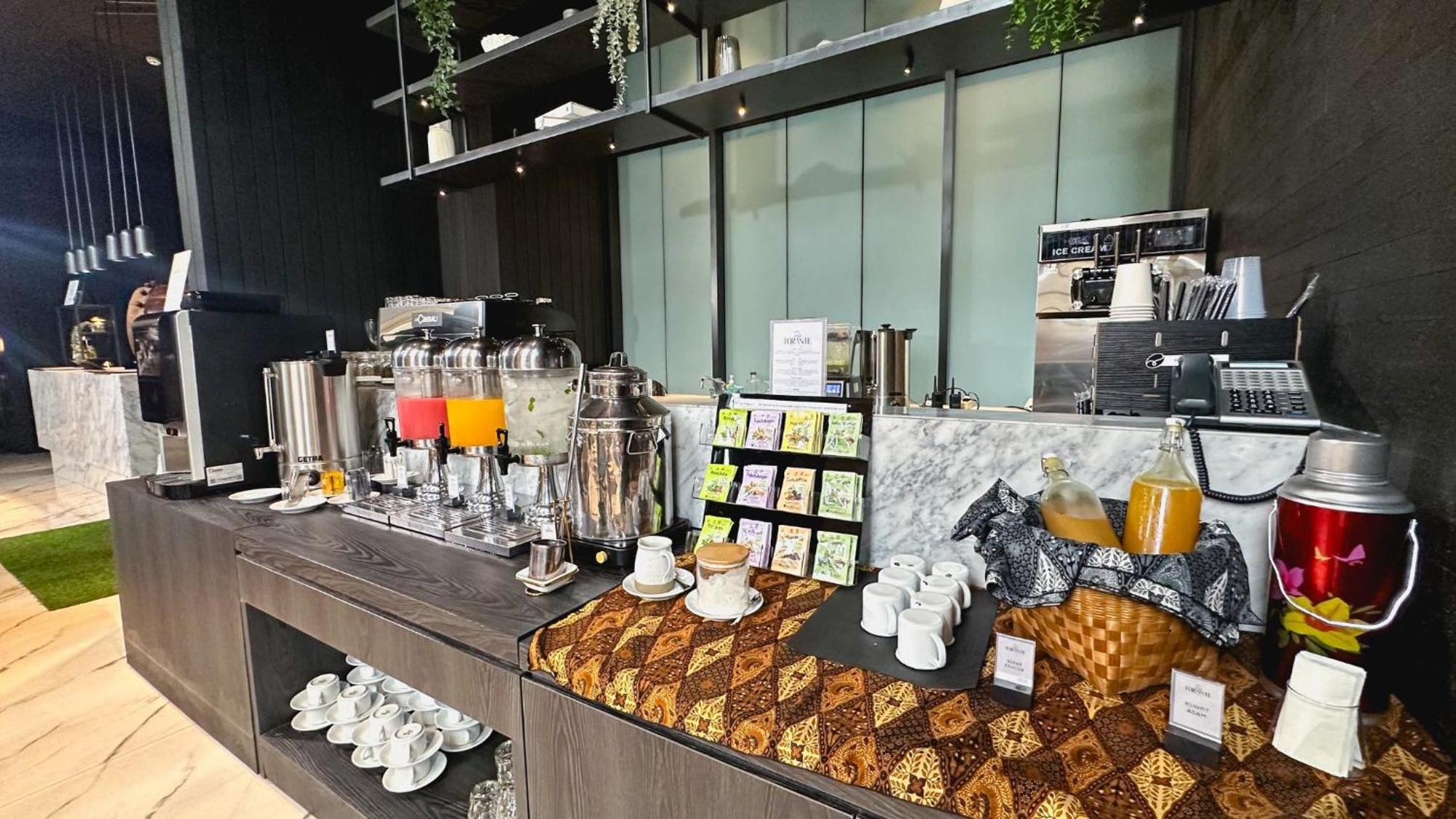Rez Hotel Semarang Kültér fotó